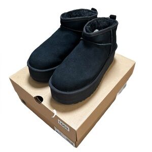 UGG BLACK SUEDE CLASSIC MINI 2" PLATFORM ANKLE BOOTS, WOMEN US 9